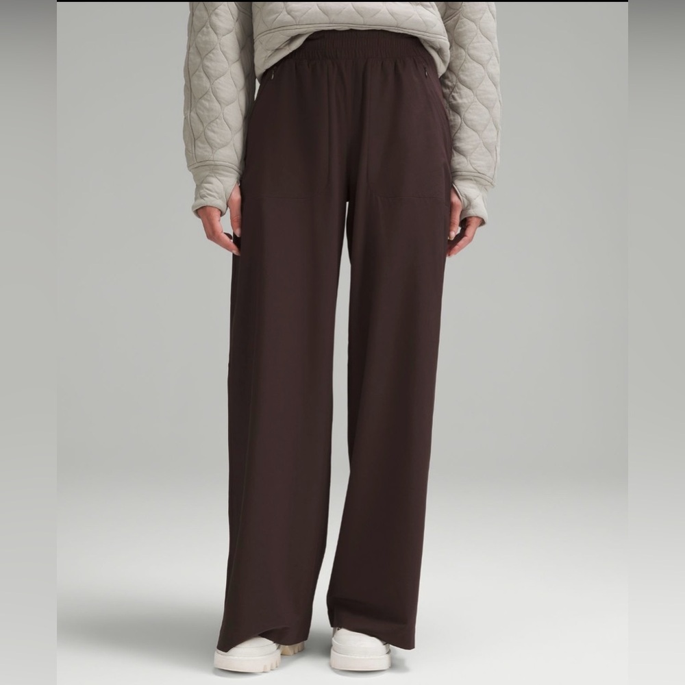 Swift Mid-Rise Wide-Leg Pant